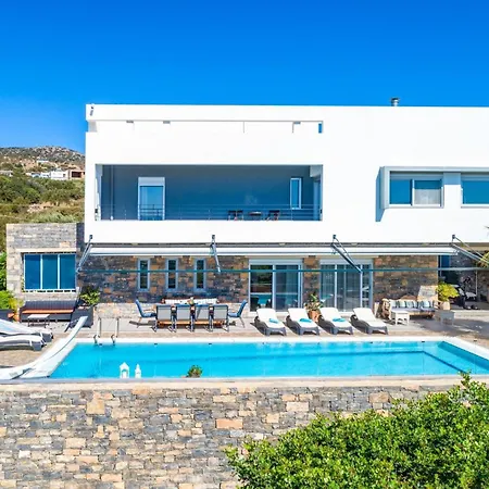 Friends With Private Pool * Pláka